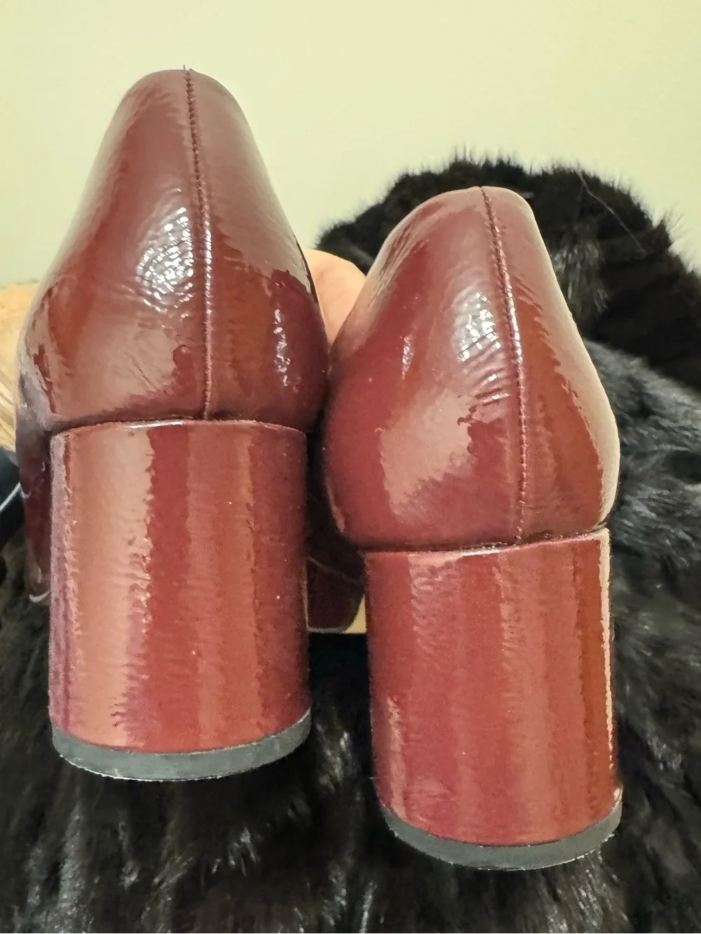 Women's Patent Block Heel Pumps in Burgundy - Picture 5 of 6